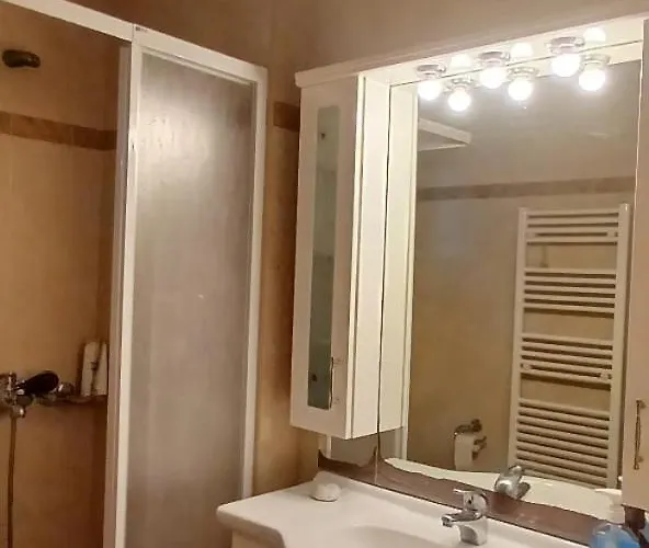 Pale Orb פורטו הלי